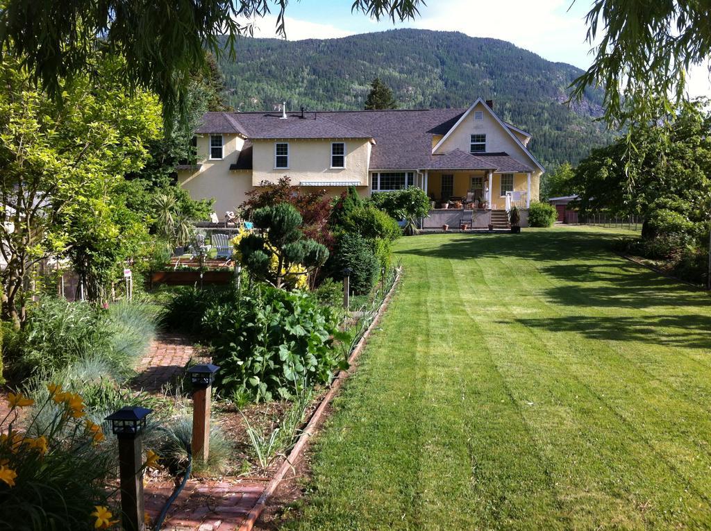 Genelle House B&B Guest House Eksteriør bilde