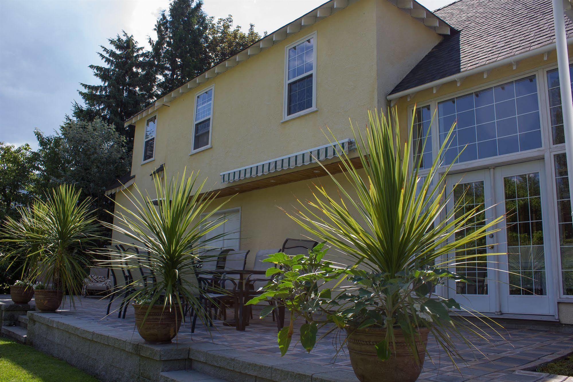 Genelle House B&B Guest House Eksteriør bilde